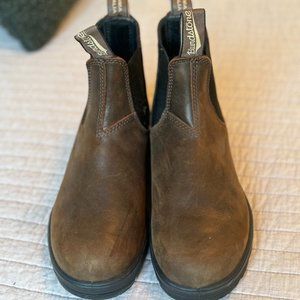Bludstone Classic Chelsea Boot. Antique Brown.